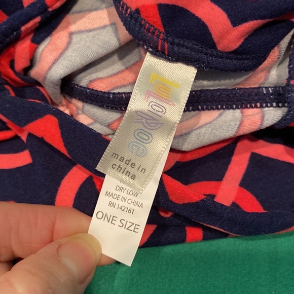 🩰 Like New LuLaRoe Valentines Leggings OS Pink Red Hearts Womens Pants - Picture 3 of 3